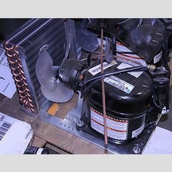 UNIT 1/2 404 AJ532AT TUC-48F